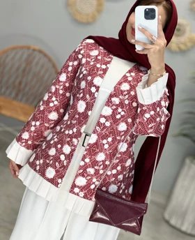 کت عروسکی پلیسه