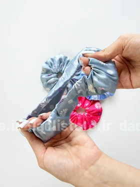 کش مو اسکرانچی ساتن طرح گل