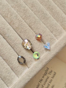 پیرسینگ گوش شیشه ای