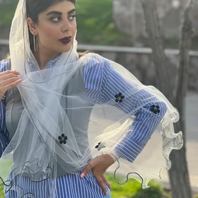 شال توری گلی سفید