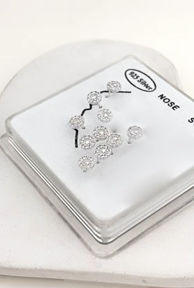 پیرسینگ نقره بینی سوزنی نگین‌دار 839