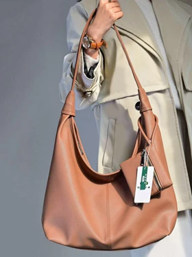 کیف دوشی زنانه بنو مدل کژال کد BENO 4917 (قهوه ای روشن)