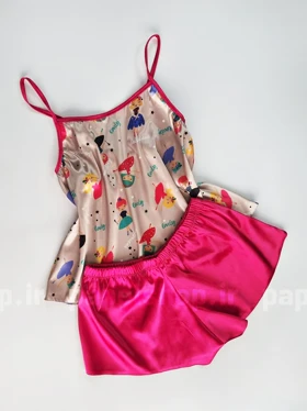 ست لباس خواب تاپ و شورتک ساتن طرح دخترک