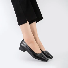 کفش کالج طبی زنانه و دخترانه رنگ مشکی کد M704