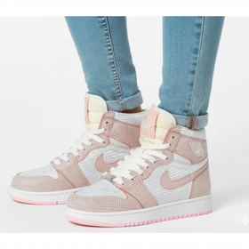 کتانی جردن ساق‌دار نگین‌دار صورتی