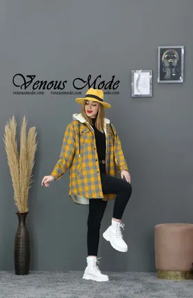 پالتو چهارخونه داخل ببعی