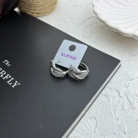 گوشواره زنانه حلقه‌ای ژوپینگ مدل جواهری، درخشش بی نظیر