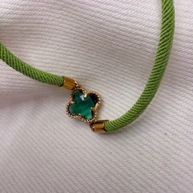 دستبند اسپرت طرح «ونکلیف سبز» (بند طنابی) | نماد شانس و طبیعت