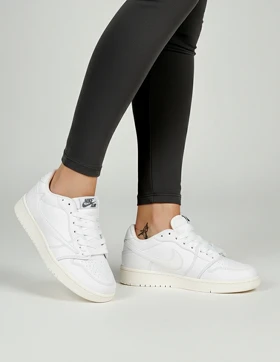 کفش روزانه زنانه نایکی Jordan 1 Low Travis Scott W