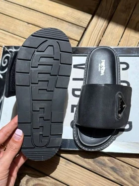 خرید صندل بچه گانه پرادا