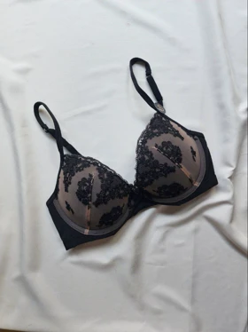 سوتین تک اسفنجی جکدار فنردار کد: 1102