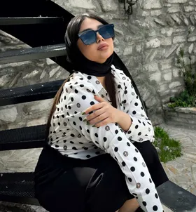 شومیز ساتن خالدار سفید سری Chic