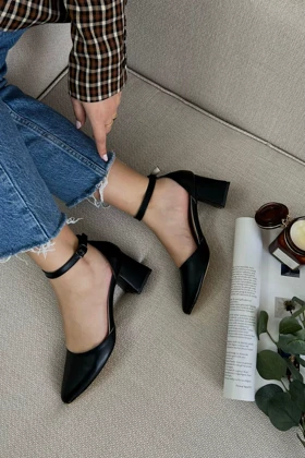 کفش پاشنه‌بلند کلاسیک زنانه polka-store polka-store