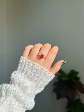 انگشتر نگین قرمز