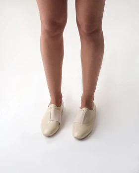 کفش کالج زنانه مدل Stradivarius Flat shoes - FBl2402