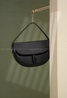 کیف چرم نیم دایره تکه شکلاتی