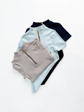 کراپ تاپ کبریتی آستین نصفه یقه سه سانت نیم زیپ