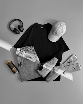 تی‌شرت یقه‌گرد