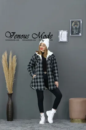 پالتو چهارخونه داخل ببعی