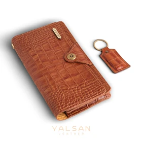 ست هدیه چرم یلسان مدل رادیس کد NHL-GC-062 (عسلی)