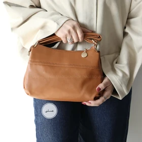 کیف زنانه دوشی مدل چیلکو (عسلی)