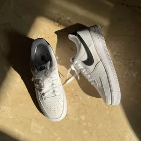 کتانی Nike