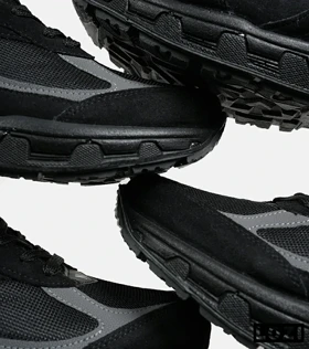 کفش کتانی بزرگ پا مشکی NEW BALANCE 2002R