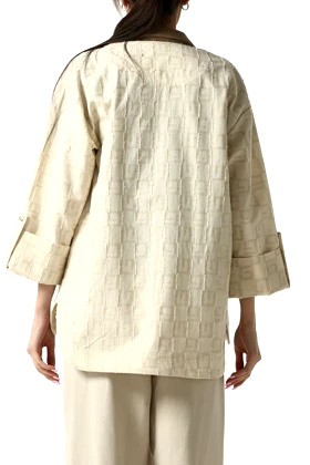 مانتو یقه گرد پایین گرد چاک‌دار زنانه