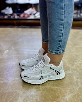 کتانی زنانه ورزشی نایک وومرو 5