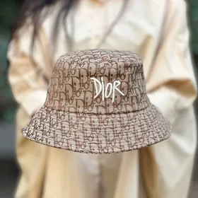کلاه باکت دیور