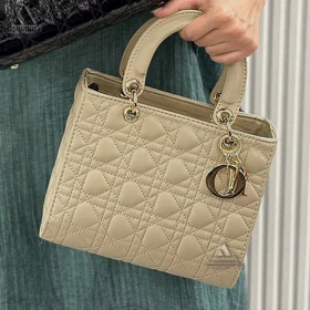 کیف زنانه دیور Christian Dior Hand Bag A01 (نسکافه‌ای)