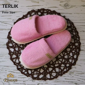 دمپایی حوله ای طرح کرالیچ رنگ صورتی