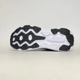 کفش ورزشی هوکا چلنجر 7 مشکی زیر سفید