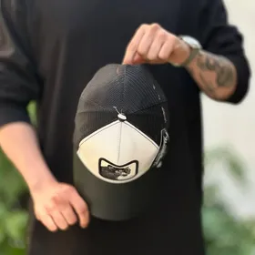 کلاه گورین چرم panther سفید مشکی