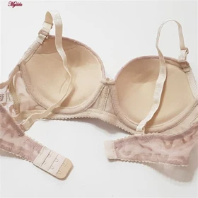 ست شورت و سوتین زنانه لنا مدل فنردار بند متحرک کاپ اسفنجی کرم کد 4959