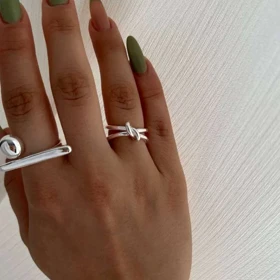انگشتر زنانه مینیمال با طرح گره ظریف و شیک