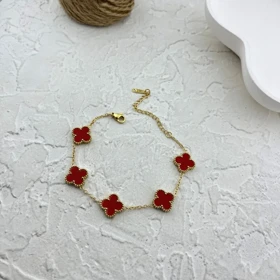 دستبند زنانه با طرح ونکلیف و رنگ قرمز آتشین