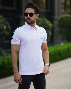 تی‌شرت یقه‌دار