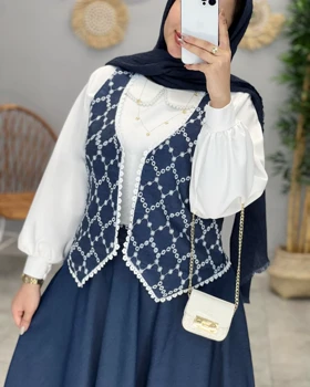 شومیز پشت تک دکمه میخوره