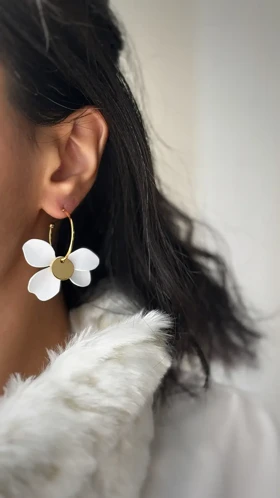 گوشواره حلقه‌ای گل