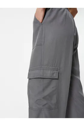 شلوار Jogger Cargo با جیب پارچه Lyocell™ 4SAL40039IW