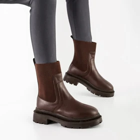 بوت و نیم بوت زنانه و دخترانه مدل دو بر کش رنگ قهوه ای کد M626