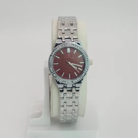ساعت مچی زنانه اودمار پیگه Audemars Piguet با موتور کواتز و طراحی مینیمال کد 10557س