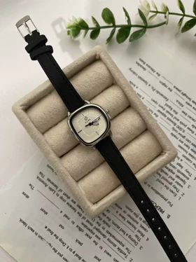 ساعت دفورمه چرمی زنانه 925