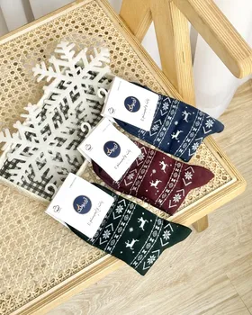 جوراب ساق‌دار طرح گوزن