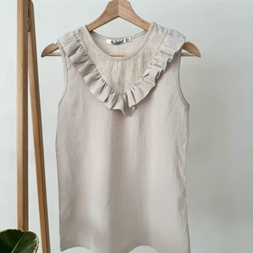 تاپ یقه گرد چین‌دار