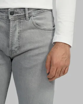 شلوار جین اسلیم