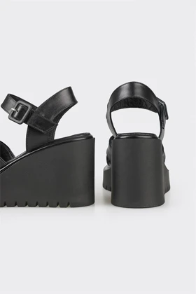 صندل زنانه اله elle