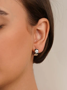 گوشواره قلب سفید نگین‌دار برند ژوپینگ