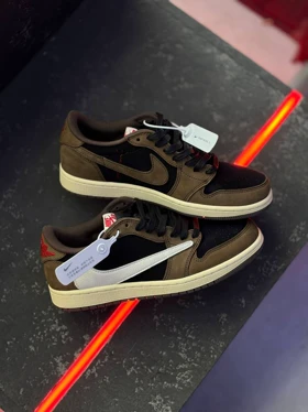 کتانی نایک ترویس اسکات قهوه ای مستر کوالیتی Nike Air Jordan 1 Low Travis Scott Cactus Jack Brown